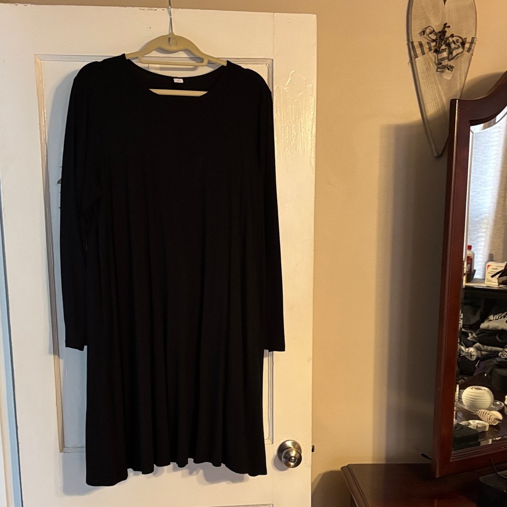 Old Navy Black Long-Sleeve Swing Dress